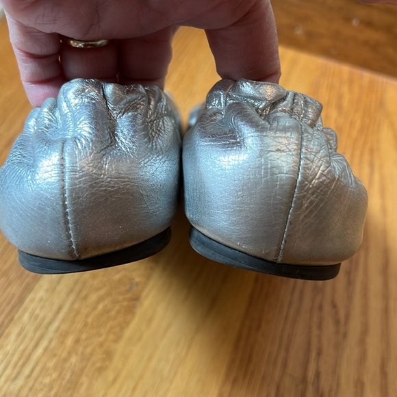 Tory Burch Reva Logo Silver Ballet Flat 7 - Picture 10 of 14